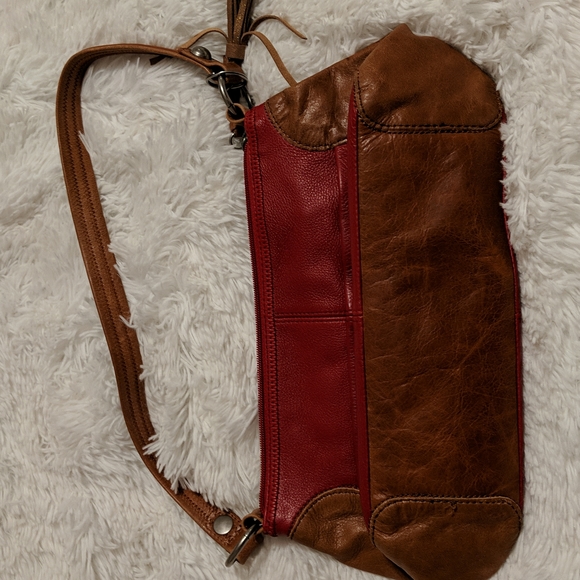 The Sak Y2K Red and Tan Leather Shoulder Bag - Picture 9 of 9
